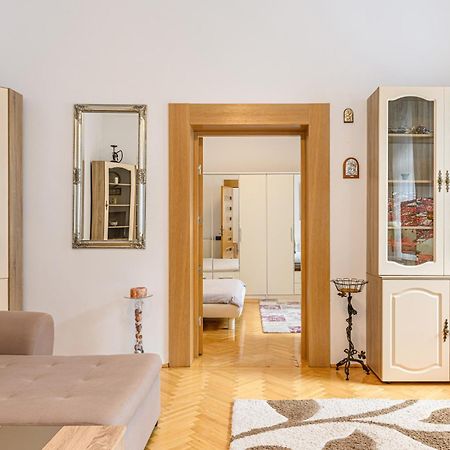 Brasov Centrul Vechi - 67Sqm - 2Min To Counsel Square Apartment Екстериор снимка