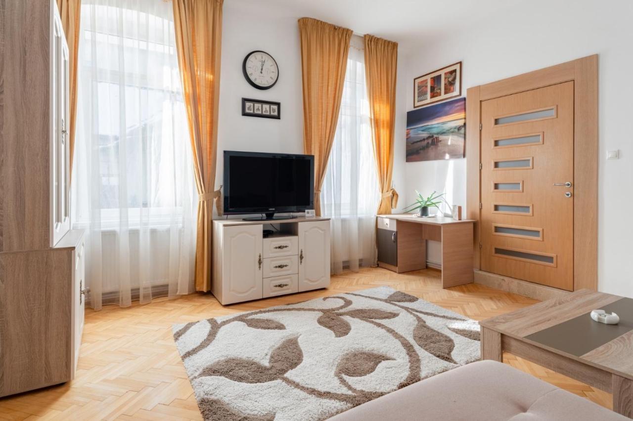Brasov Centrul Vechi - 67Sqm - 2Min To Counsel Square Apartment Екстериор снимка