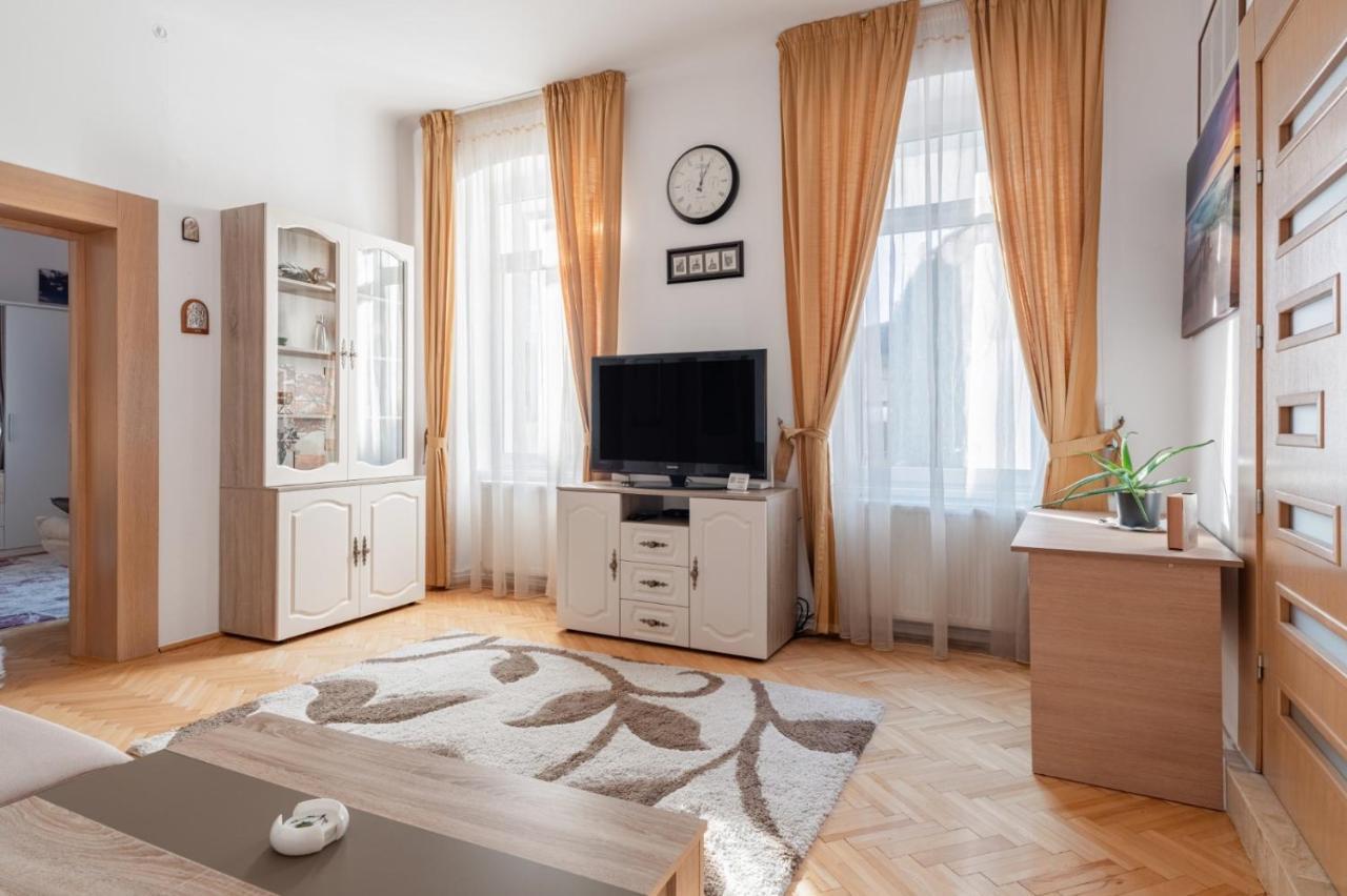 Brasov Centrul Vechi - 67Sqm - 2Min To Counsel Square Apartment Екстериор снимка