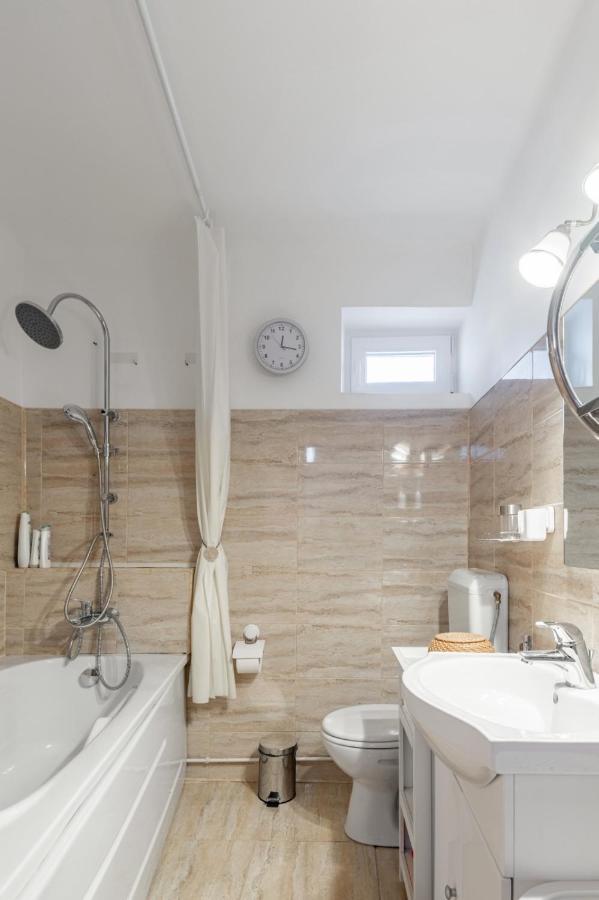 Brasov Centrul Vechi - 67Sqm - 2Min To Counsel Square Apartment Екстериор снимка