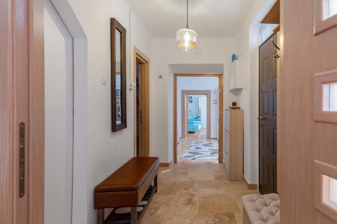 Brasov Centrul Vechi - 67Sqm - 2Min To Counsel Square Apartment Екстериор снимка
