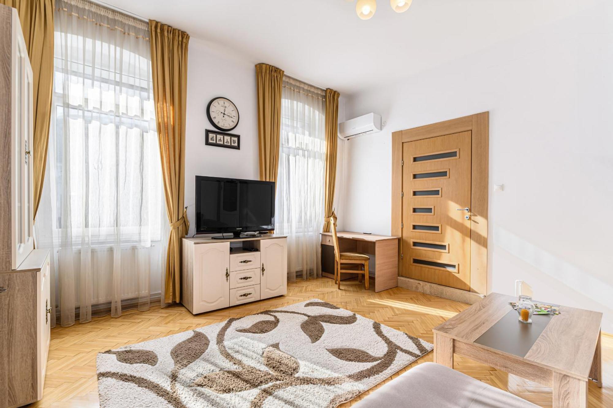 Brasov Centrul Vechi - 67Sqm - 2Min To Counsel Square Apartment Екстериор снимка