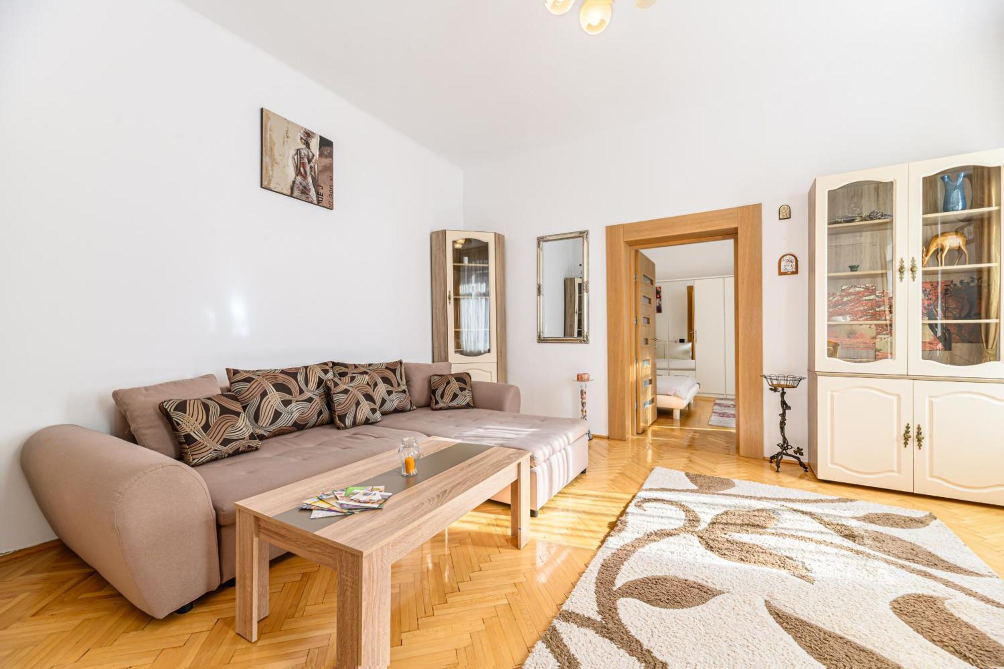 Brasov Centrul Vechi - 67Sqm - 2Min To Counsel Square Apartment Екстериор снимка