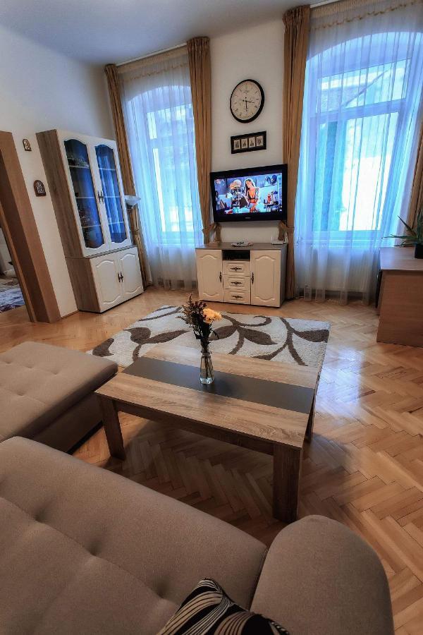 Brasov Centrul Vechi - 67Sqm - 2Min To Counsel Square Apartment Екстериор снимка