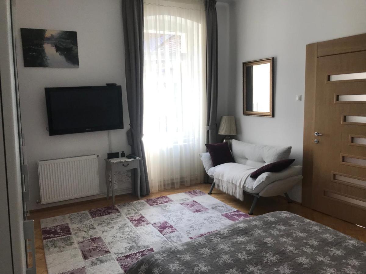 Brasov Centrul Vechi - 67Sqm - 2Min To Counsel Square Apartment Екстериор снимка